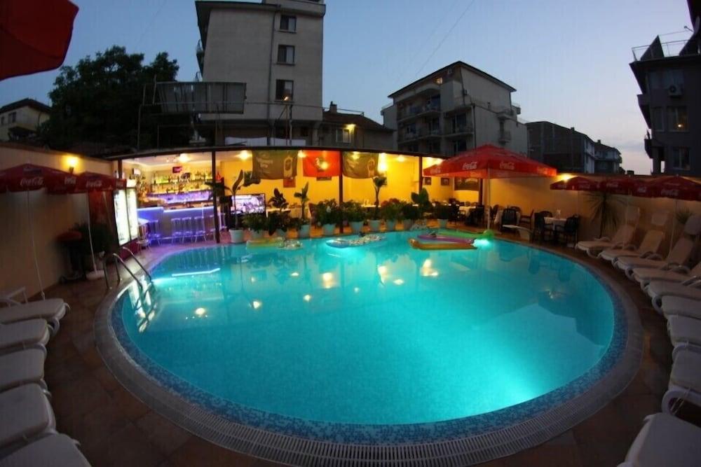 Italia Hotel Несебир Екстер'єр фото
